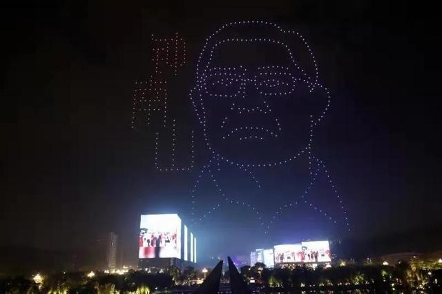 夜空中最亮的星！廣州1200架無(wú)人機(jī)致敬人才(圖1)