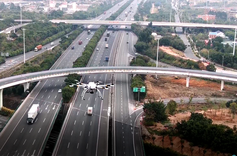 廈門高速交警啟用“無人機(jī)空地一體交警執(zhí)法新(圖1) 廈門高速交警啟用“無人機(jī)空地一體交警執(zhí)法新(圖1)
