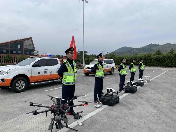 無人機(jī)24小時保障京珠北、樂廣北高速春運出行順暢(圖1)